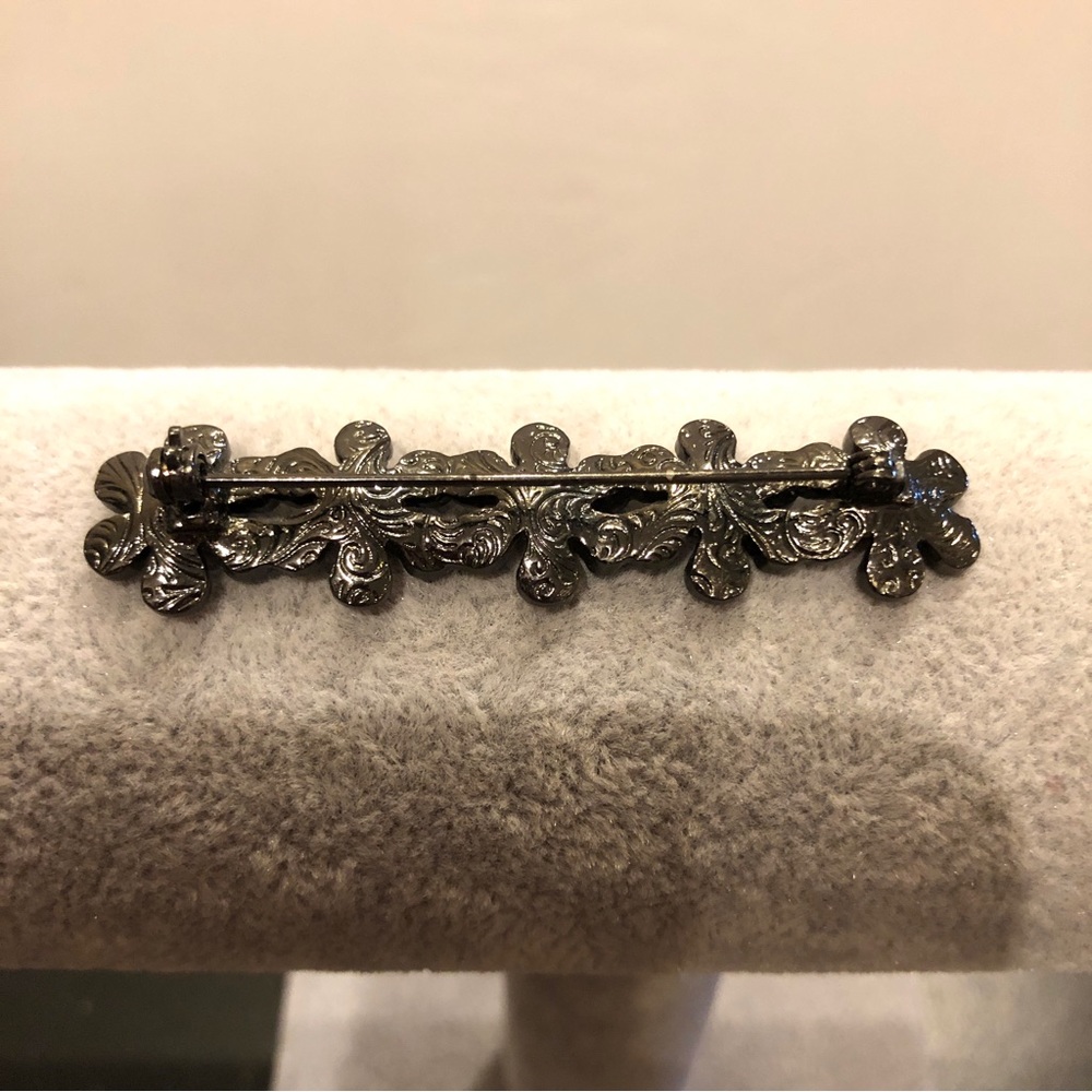 1928 Brand brooch- gunmetal, 5 flowers with pink rhinestones - Picture 7 of 8